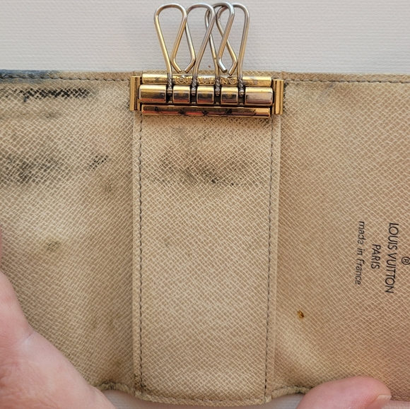 Louis Vuitton Damier Azur Multicles 4 Key Holder 🔑 - Picture 10 of 16